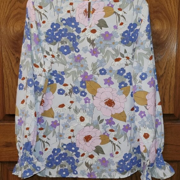 Pretty flowered blouse - Picture 2 of 3